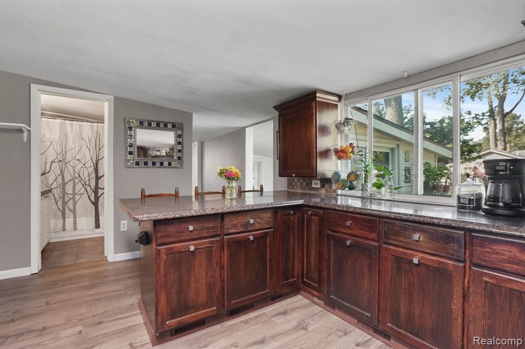 81 N EAGAN Drive, Lake Orion, MI 48362 — Photo 5