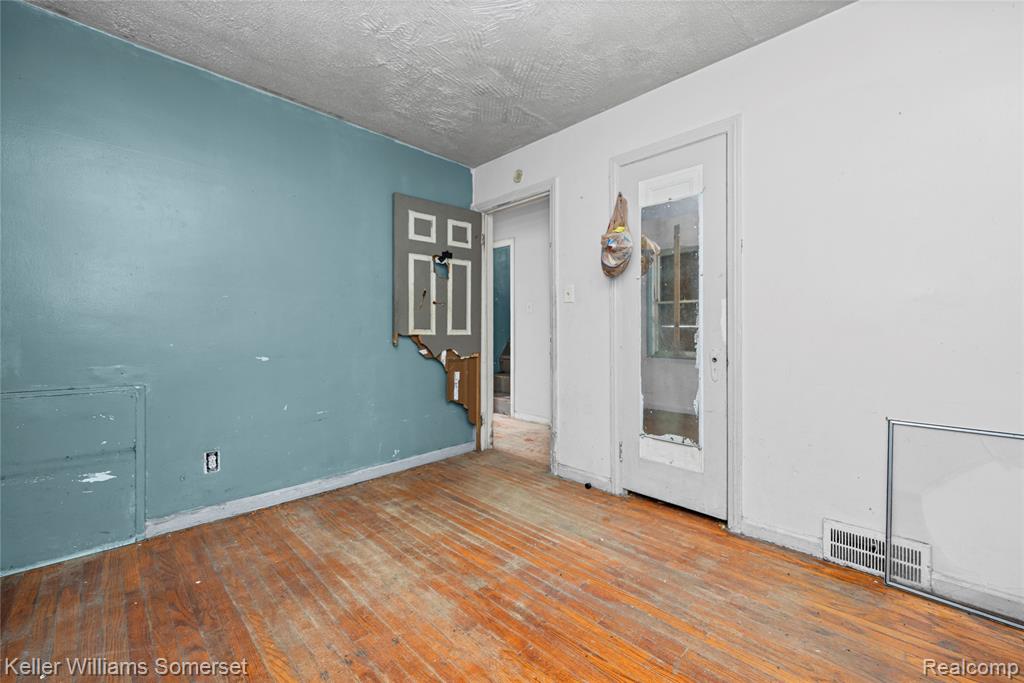 5955 GUILFORD Street, Detroit, MI 48224 — Photo 11