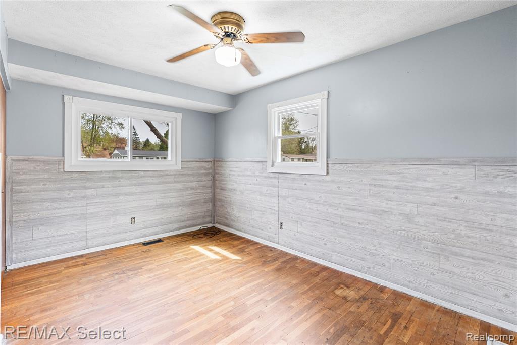 1412 Kettering Street, Burton, MI 48509 — Photo 20