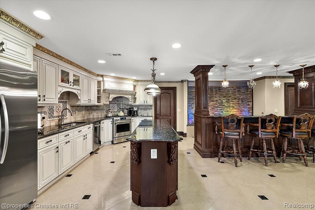 7220 Essex Drive, West Bloomfield, MI — Photo 85