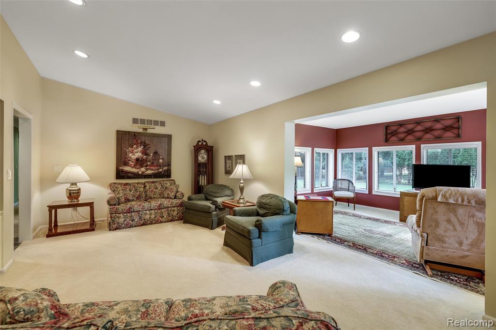 31698 Southview Street, Beverly Hills, MI 48025 — Photo 10