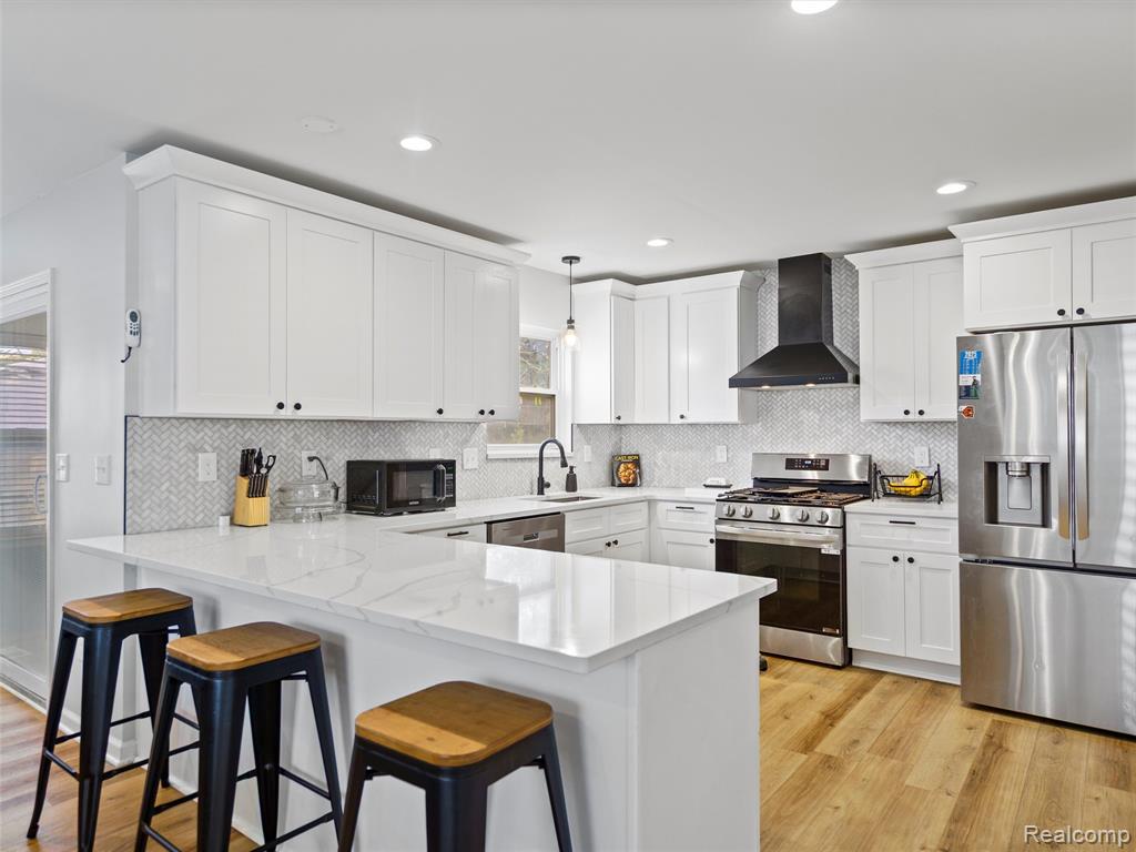 825 Huntclub Boulevard, Auburn Hills, MI 48326 — Photo 12