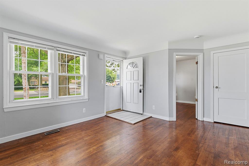 5852 Beech Daly Road, Taylor, MI 48180 — Photo 5