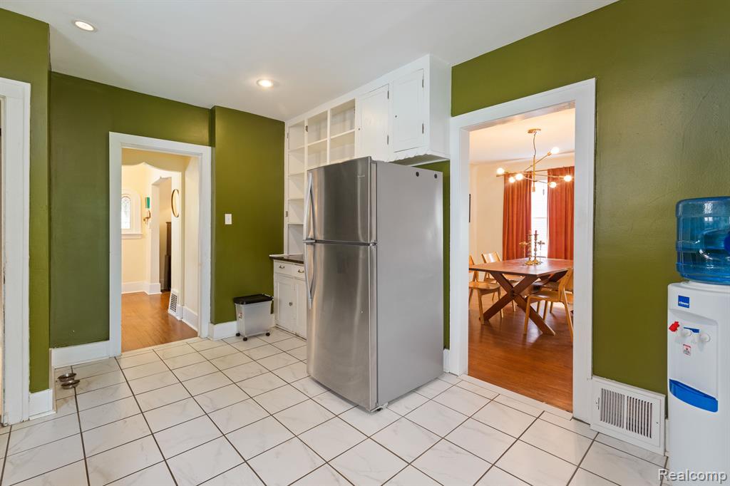 845 LAKEWOOD Street, Detroit, MI 48215 — Photo 16