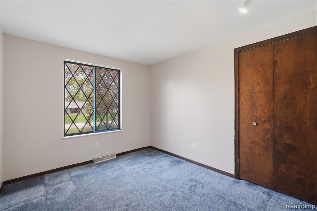 3756 Chevron Drive, Highland, MI 48356 — Photo 13
