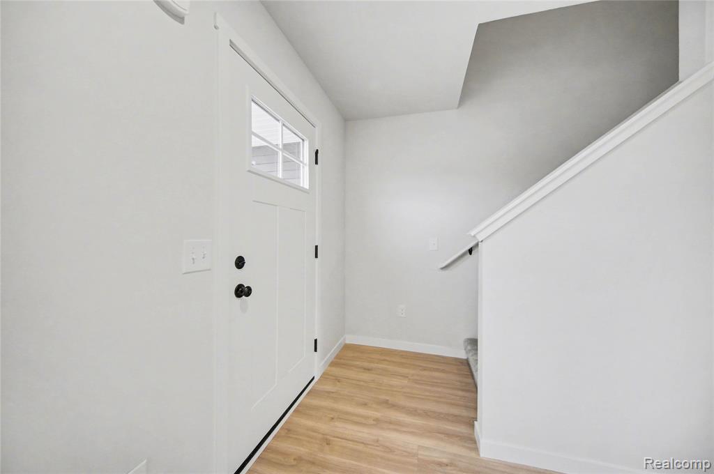295 Hidden Meadows Drive, Hillsdale, MI 49242 — Photo 9