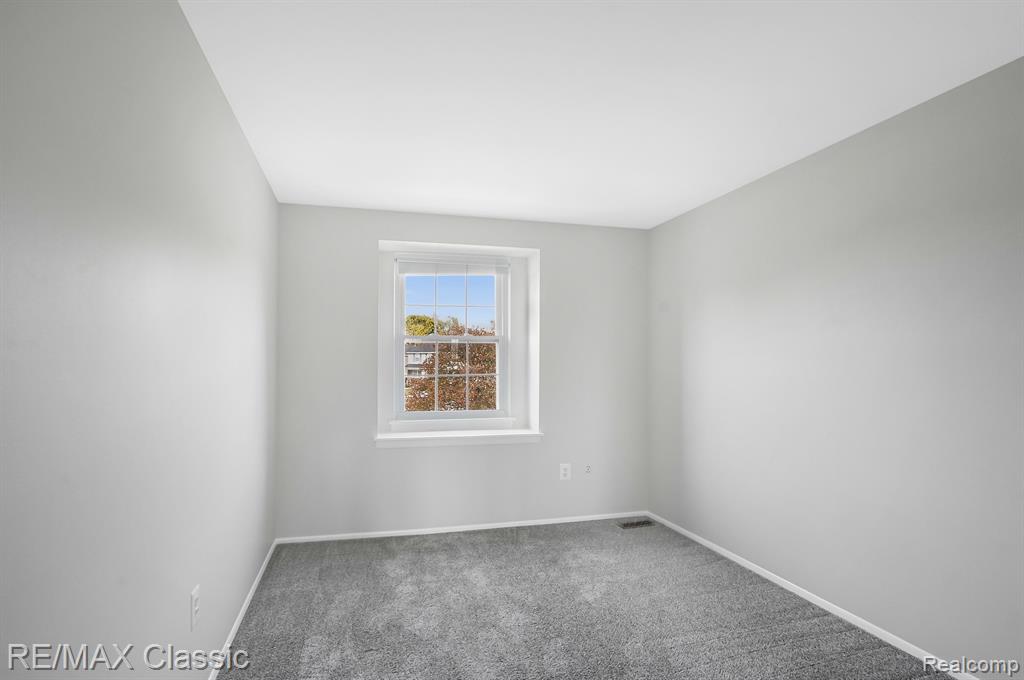 19580 CRYSTAL LAKE Drive, Northville, MI 48167 — Photo 24