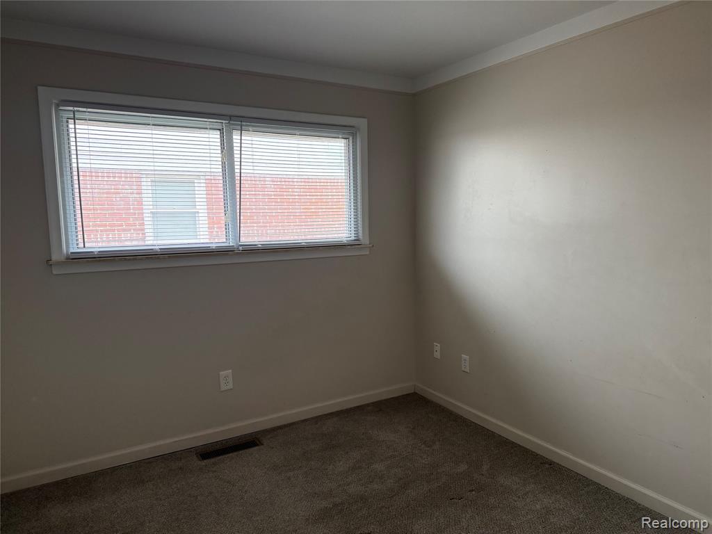 18530 Matthews Street, Riverview, MI 48193 — Photo 8