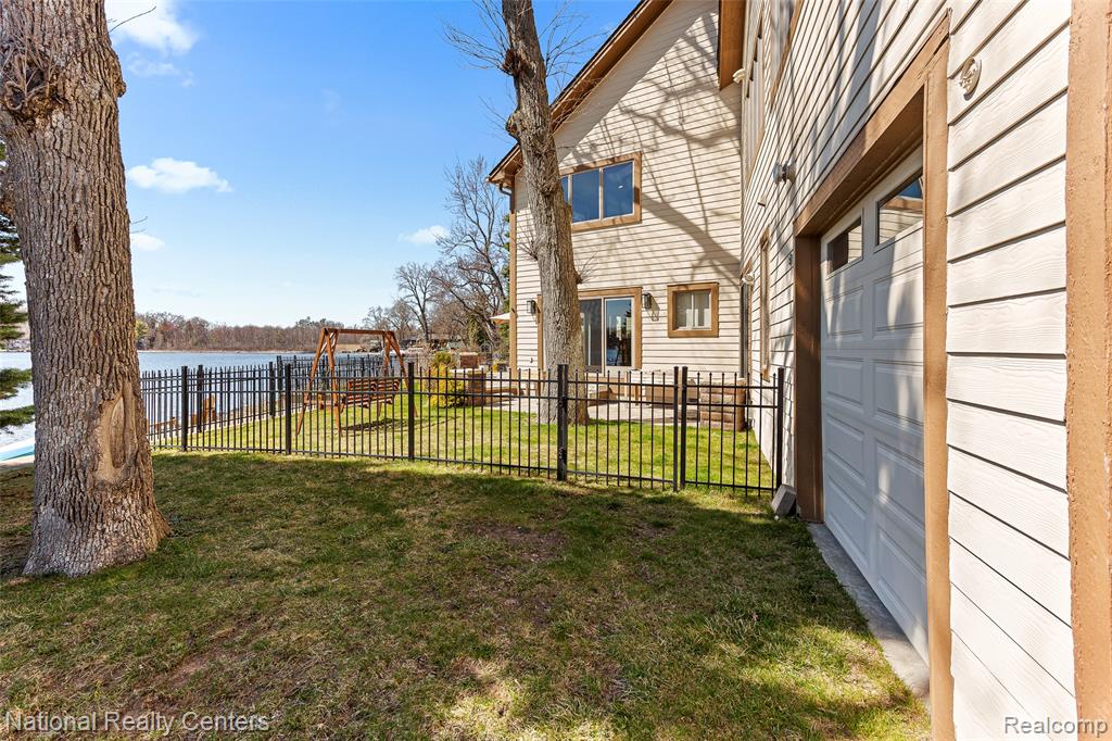 1100 Clearwater Boulevard, White Lake, MI — Photo 68