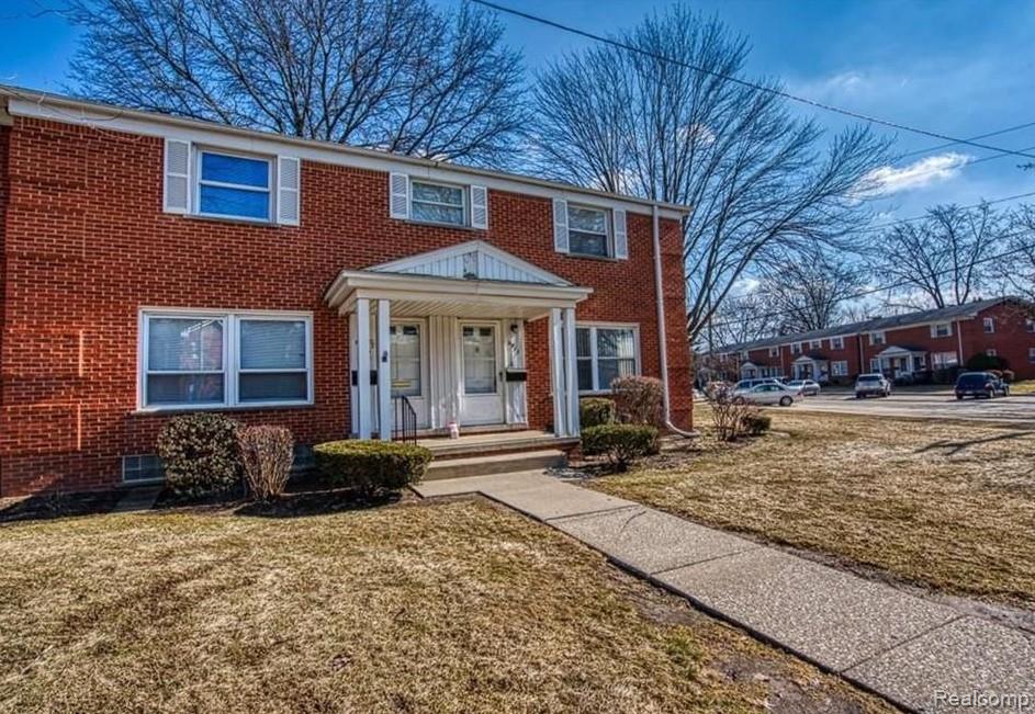 6911 Town Lane, Dearborn Heights, MI 48127 — front exterior
