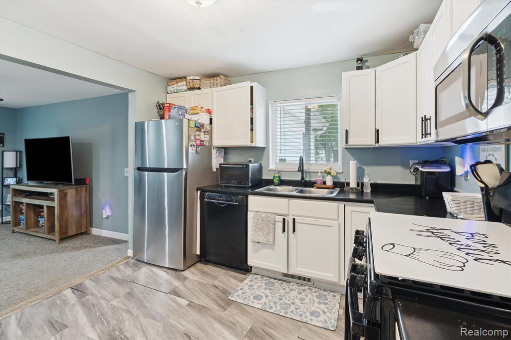 759 Elm Street, Allenton, MI 48002 — Photo 10