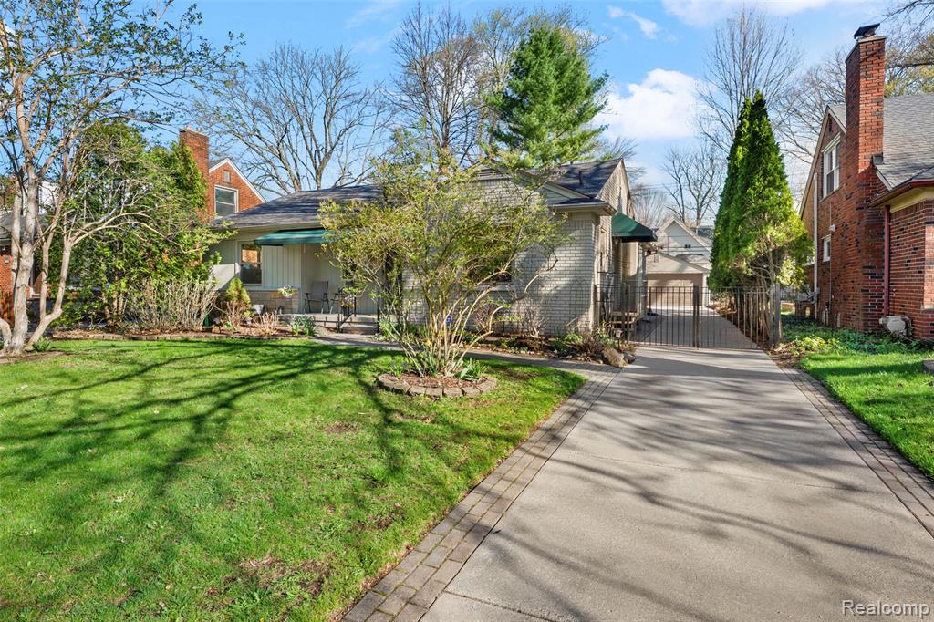 408 Orchard View Drive, Royal Oak, MI 48073 — Photo 2