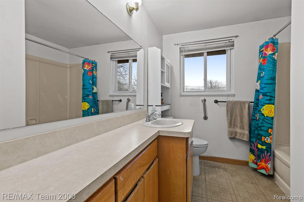 31629 Sweetbriar, Rockwood, MI — Photo 23
