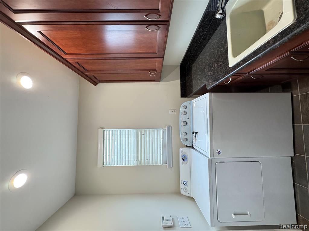 4392 Navin Field Lane, Troy, MI 48085 — Photo 21