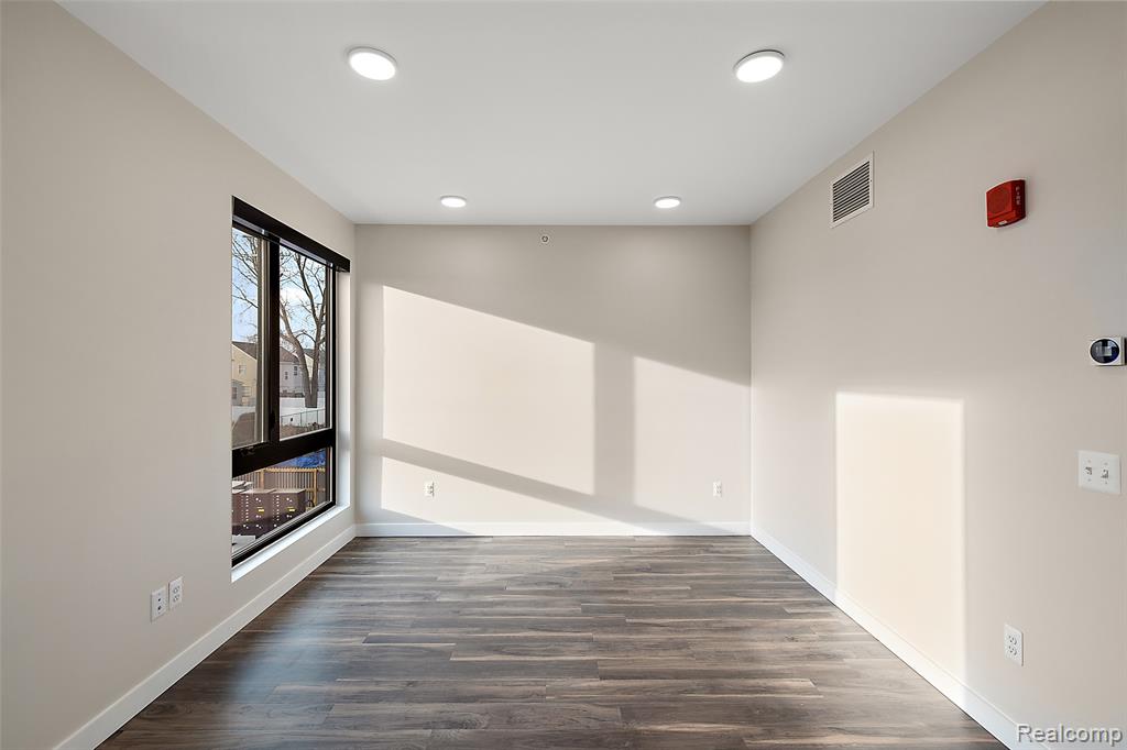 7631 E Lafayette, Detroit, MI 48214 — Photo 11