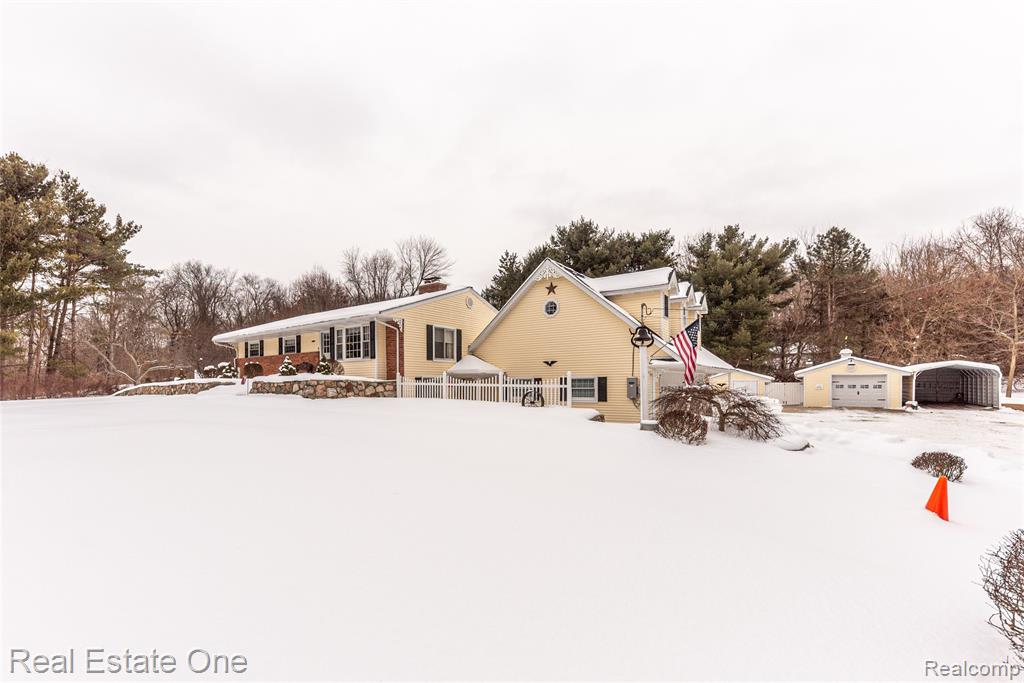 10120 Hyne Road, Brighton, MI 48114 — front exterior