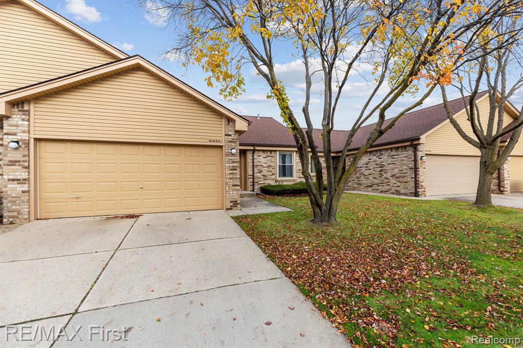 41450 AMBERCREST Drive, Sterling Heights, MI 48314 — Photo 18