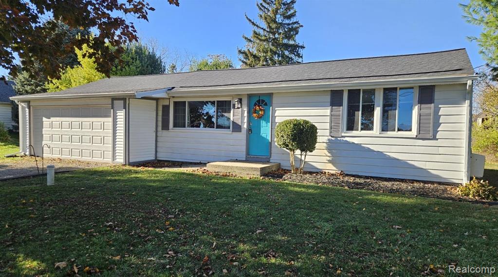 8466 Silver Lake Rd, Linden, MI 48451 — Photo 2