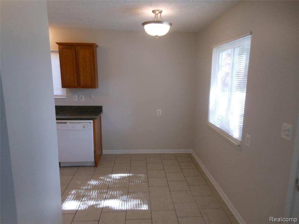 501 E BRECKENRIDGE Street, Ferndale, MI 48220 — Photo 9