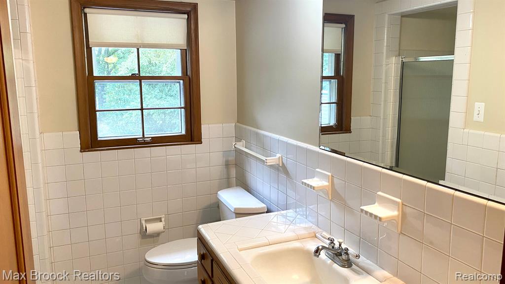 5291 DEEP WOOD Road, Bloomfield Hills, MI 48302 — Photo 12