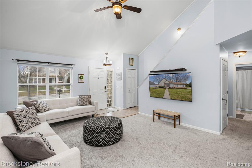 510 Woodland Hills Drive, Walled Lake, MI 48390 — Photo 9