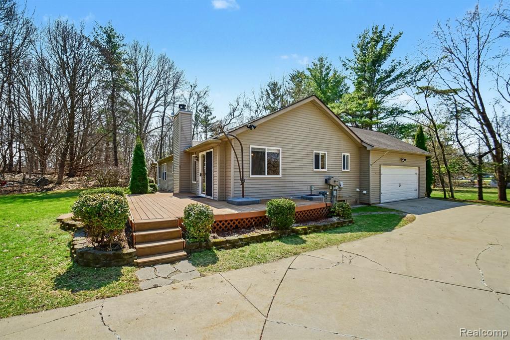 895 Orion Road, Lake Orion, MI 48362 — front exterior