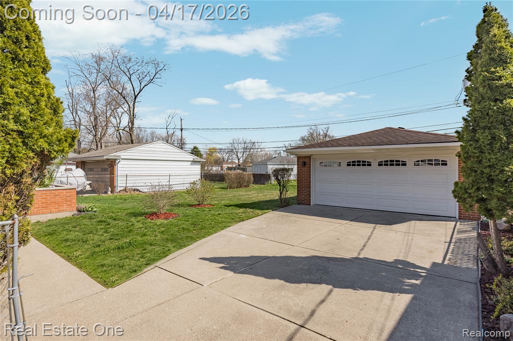 4656 Buckingham Drive, Warren, MI 48092 — Photo 4