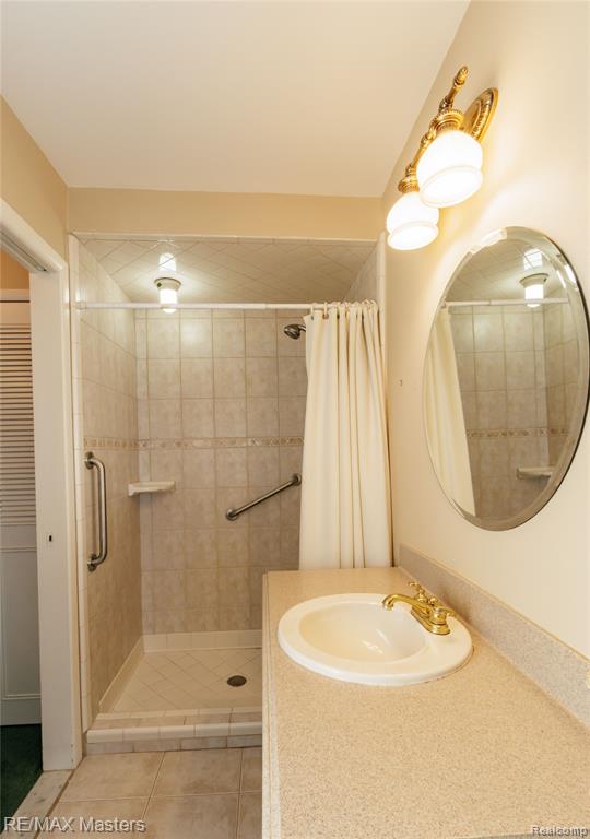 21879 Canterbury Avenue, Grosse Ile, MI 48138 — Photo 22