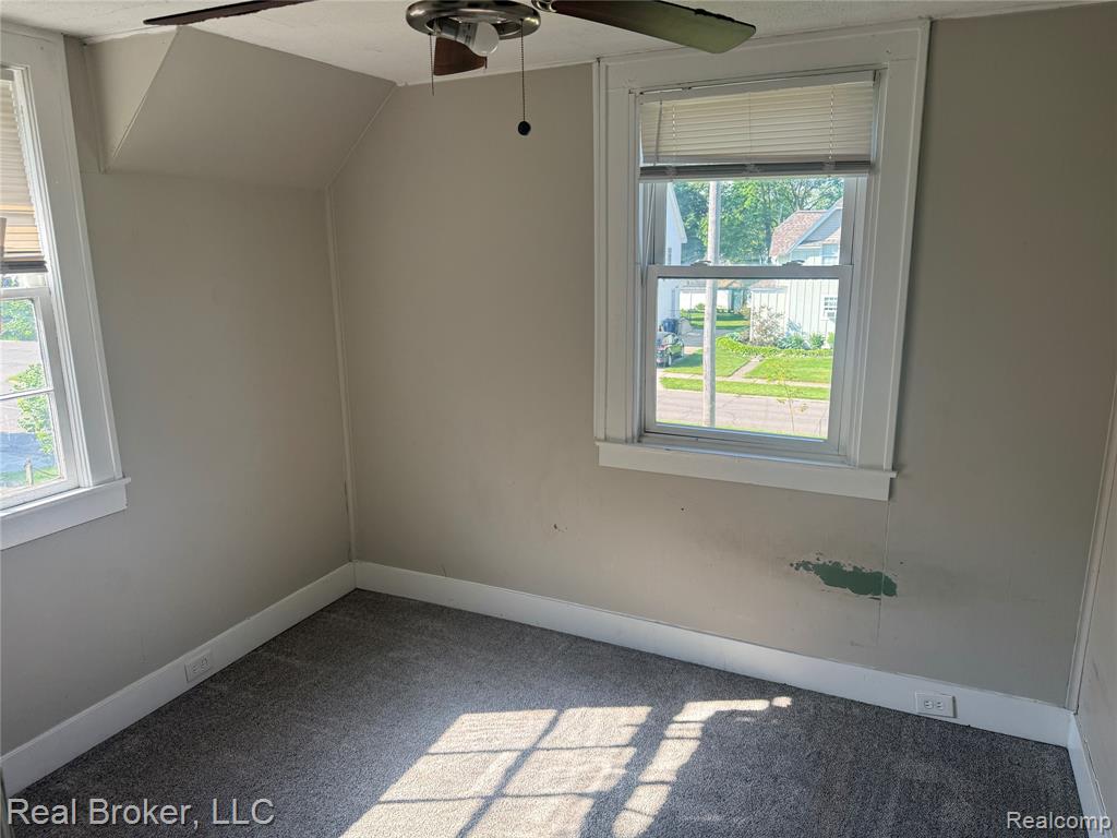 958 N Chevrolet Avenue, Flint, MI 48504 — Photo 17