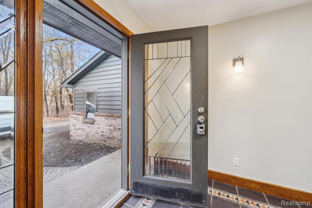 8270 McClements Road, Brighton, MI 48114 — Photo 4