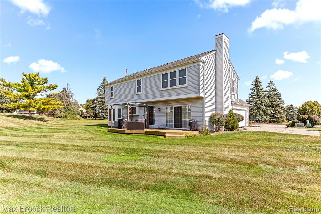 5492 Charrington Court, West Bloomfield, MI 48324 — Photo 6