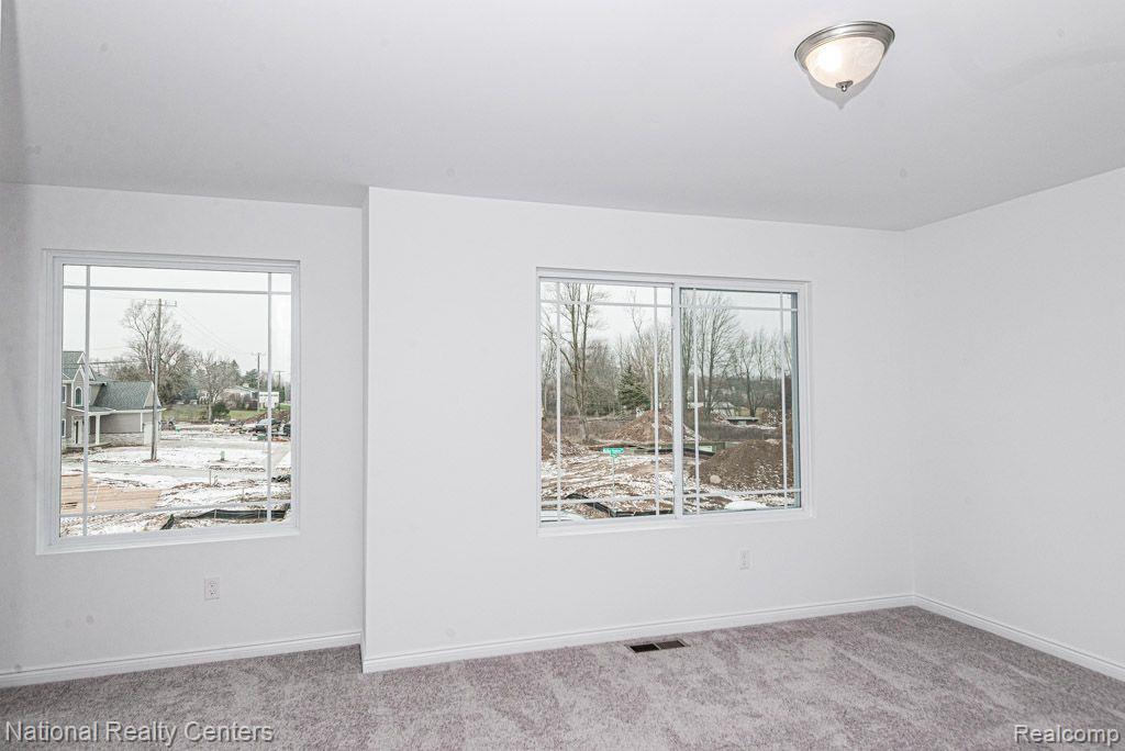 10475 Valley Drive, Goodrich Vlg, MI — Photo 17