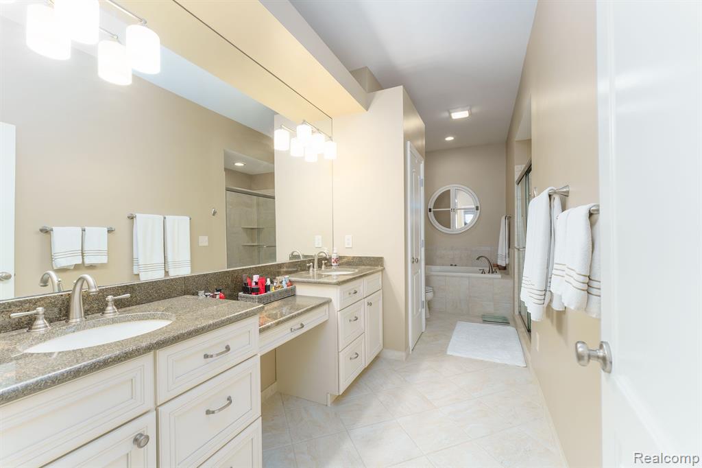 10725 WATERFALL, South Lyon, MI 48178 — Photo 30