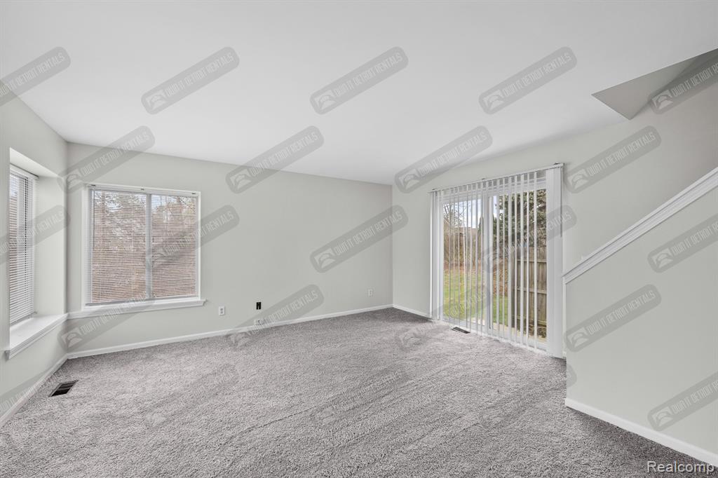 2249 S Commerce Road, Wolverine Lake, MI, 48390