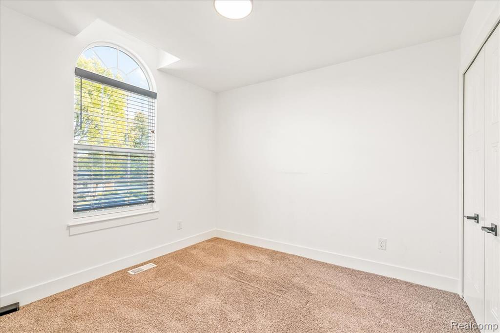 8319 Beatrice, Westland, MI — Photo 18