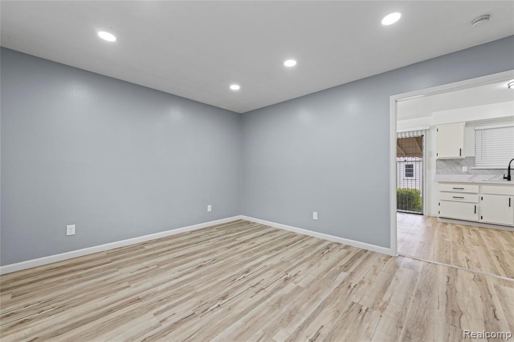 7218 Superior, Center Line, MI 48015 — Photo 8