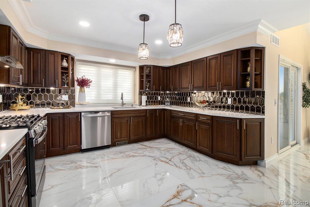 49931 Cooke Avenue, Plymouth, MI 48170 — Photo 12