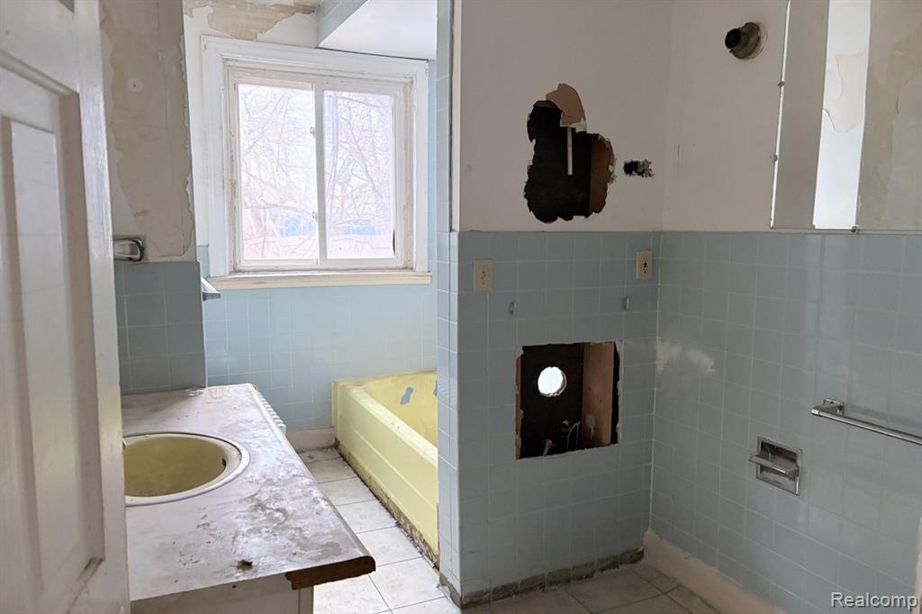 5105 Seyburn Street, Detroit, MI 48213 — Photo 8