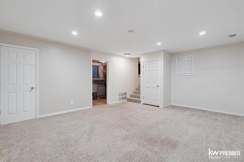 4810 Hobson Avenue, Waterford, MI 48328 — Photo 19