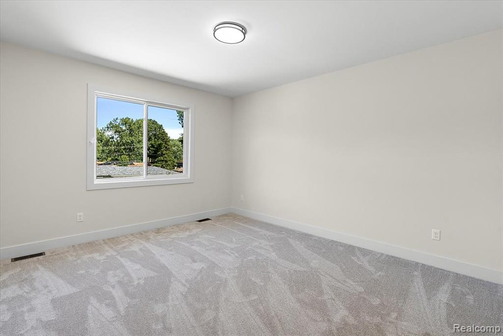 47515 Vanker Avenue, Shelby Twp, MI 48317 — Photo 31