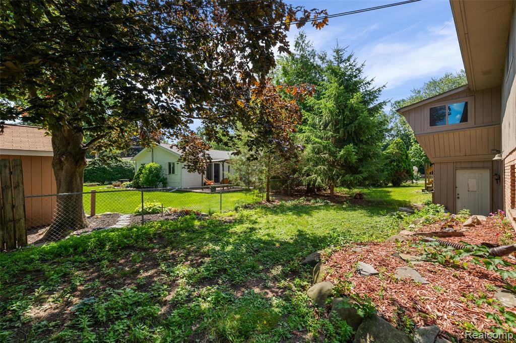 7427 Emerson, Washington, MI — Photo 17