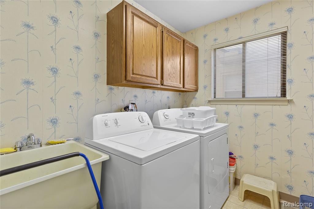 6579 Noble Road, West Bloomfield, MI — Photo 31