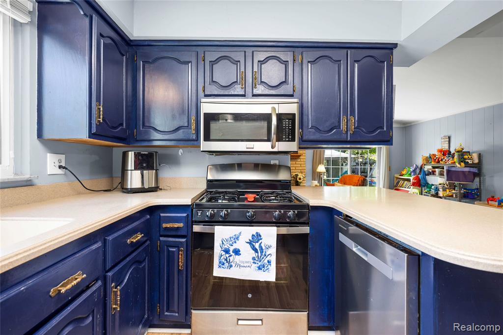 31720 Kelly Road, Roseville, MI 48066 — Photo 15