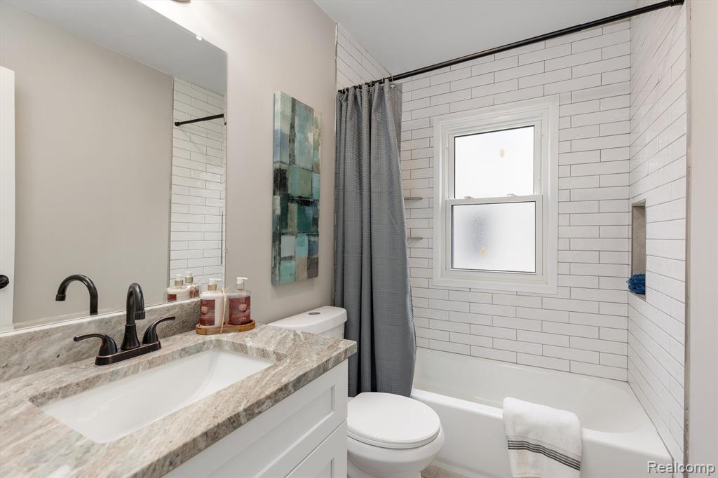 566 E BAKER Avenue, Clawson, MI — Photo 15