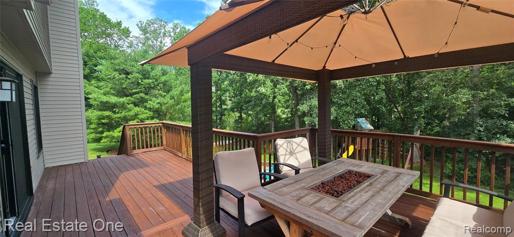 964 Abbey Lane, Milford, MI 48381 — Photo 21
