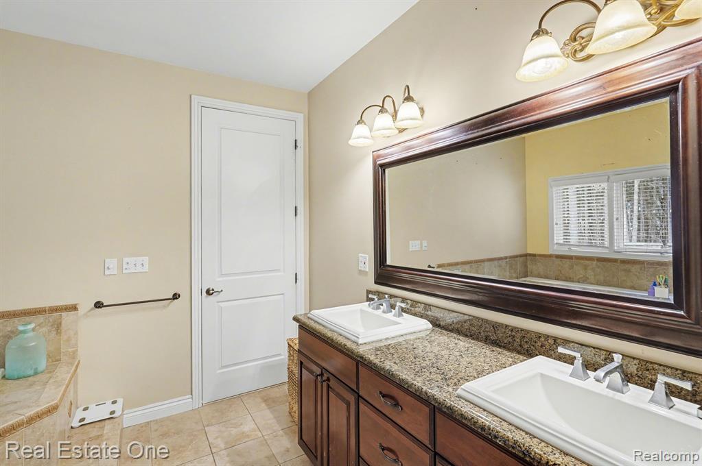 12901 Sleigh Trail, Milford, MI 48380 — Photo 27