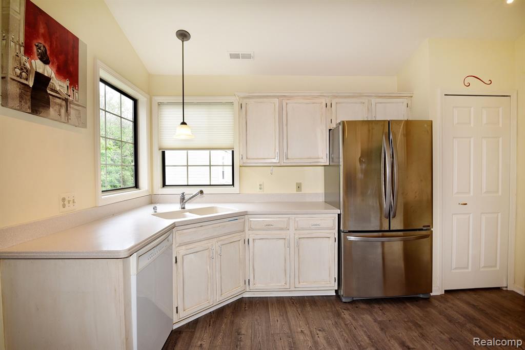 490 NEWBURNE POINTE, Bloomfield Hills, MI 48304 — Photo 11
