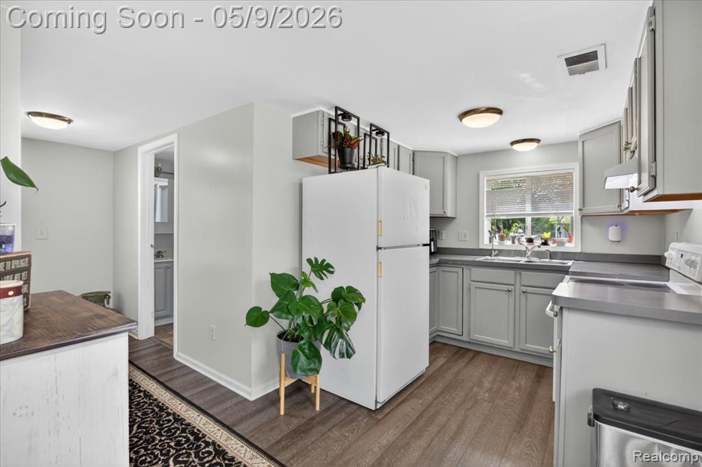 9809 Mandon Road, White Lake, MI — Photo 14