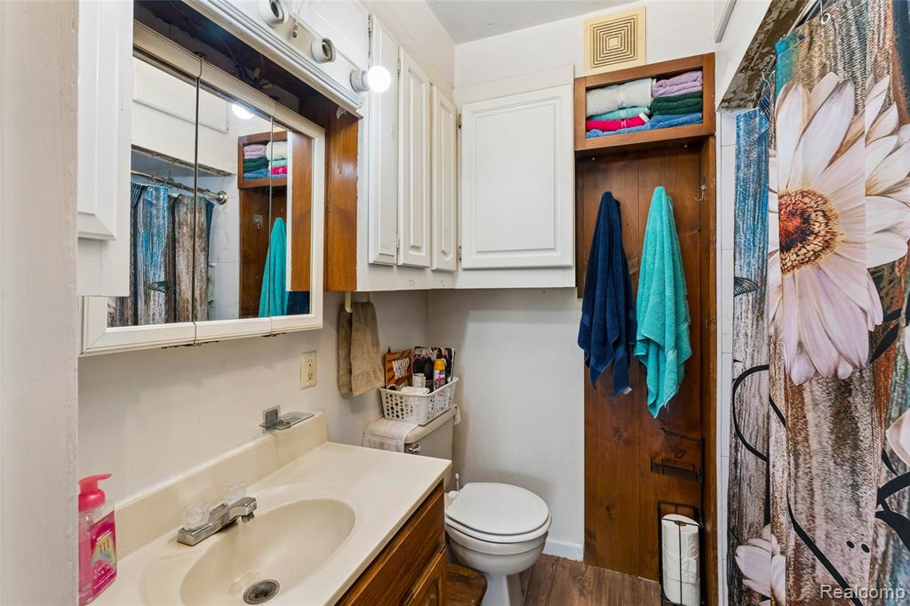 11472 E Lippincott Boulevard, Davison, MI 48423 — Photo 15
