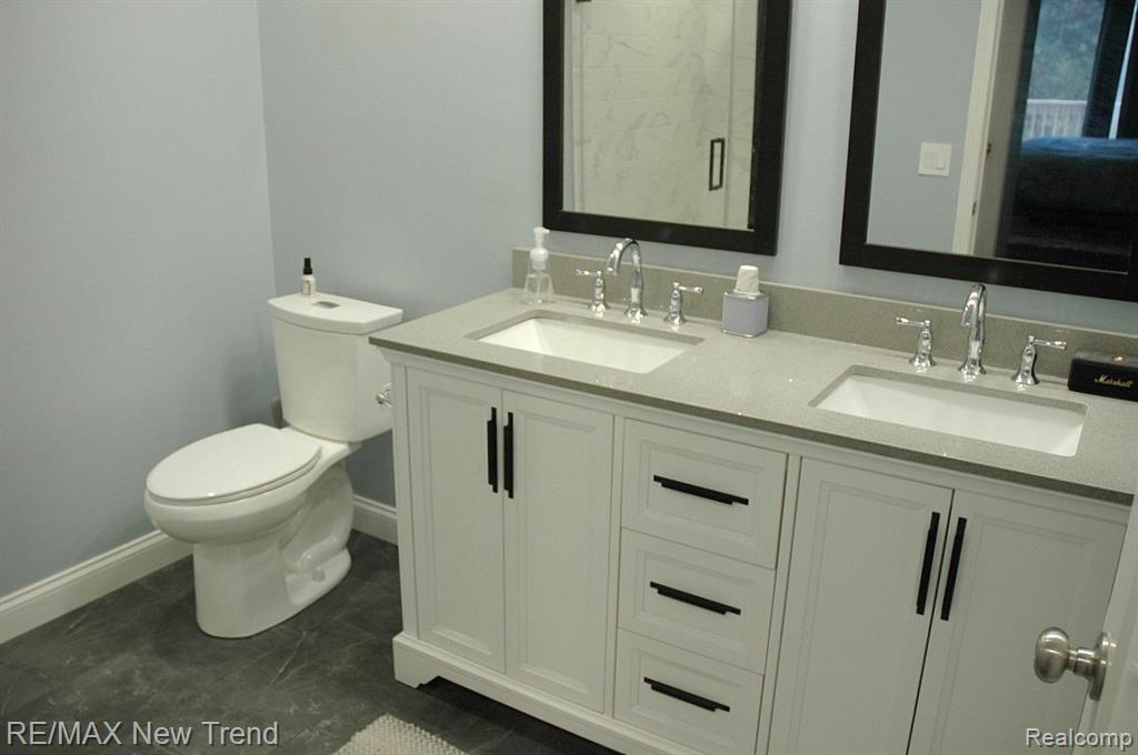 9528 FENHILL Drive, Grand Blanc, MI 48439 — Photo 32